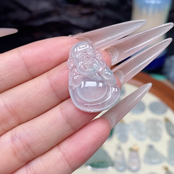 翡翠未镶嵌颈饰财神