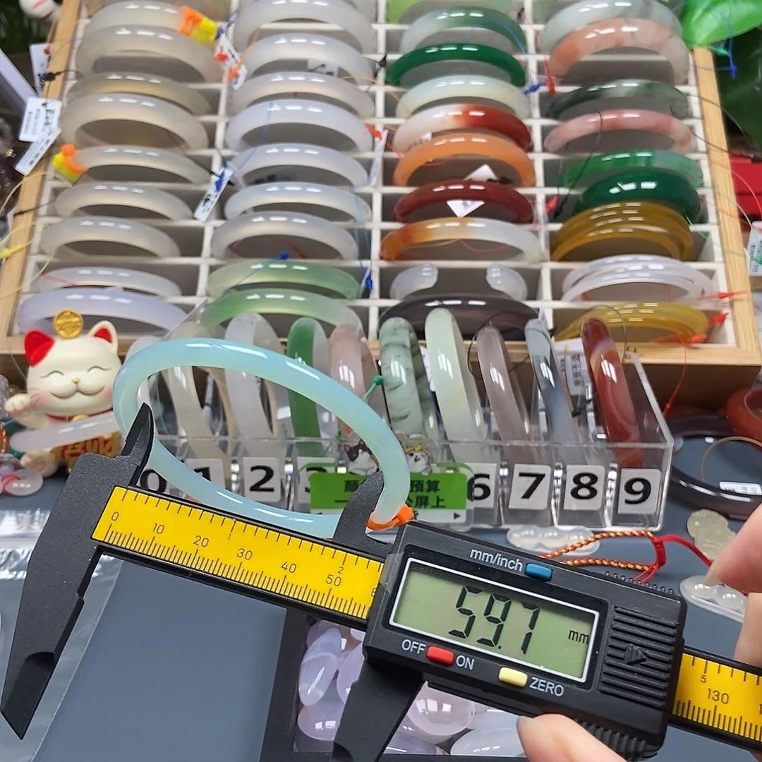 玛瑙/玉髓手镯未镶嵌583