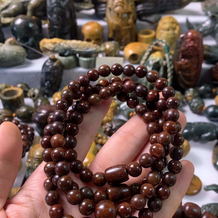 未镶嵌岫岩河磨玉（透闪石质玉）把件