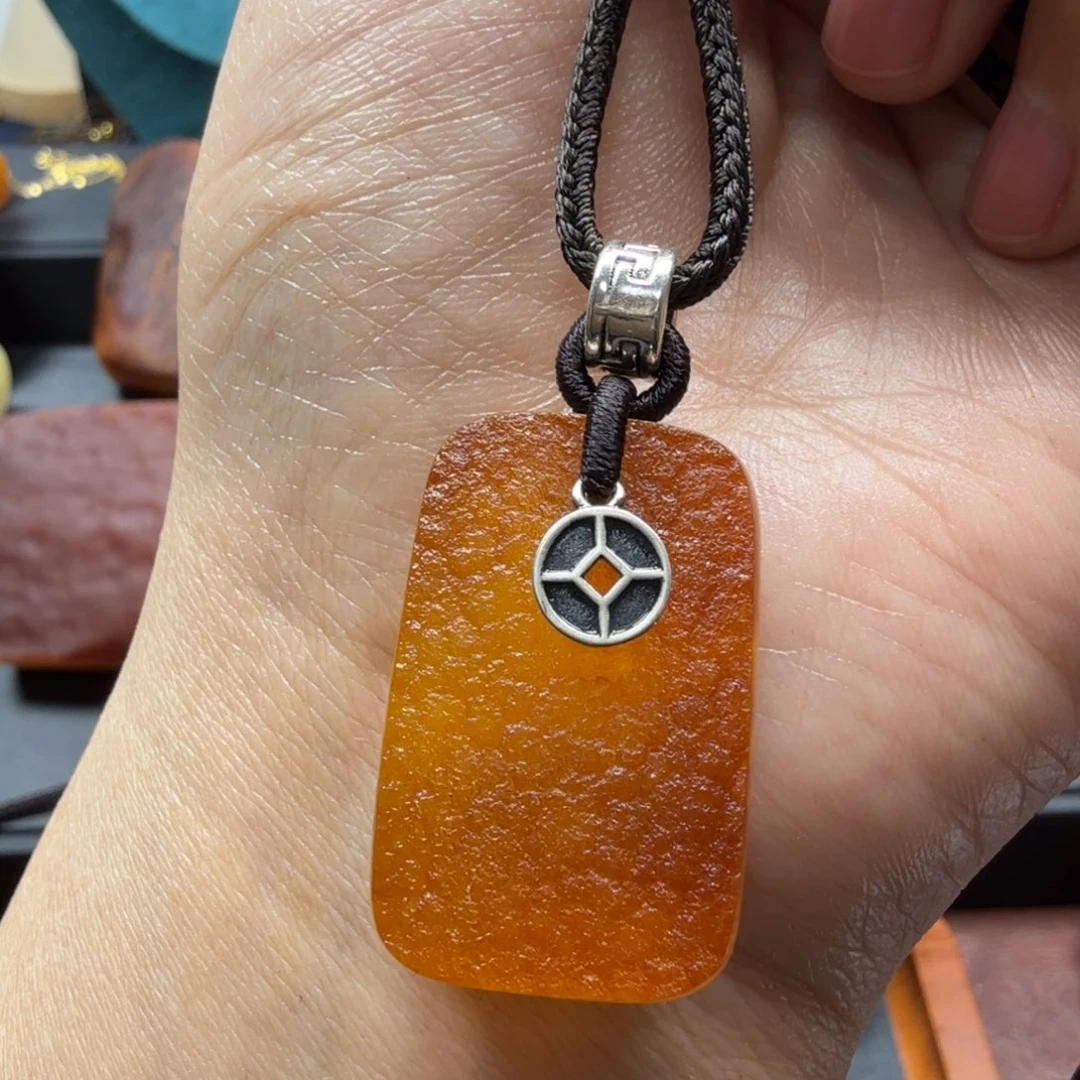 琥珀吊坠(赠链)未镶嵌