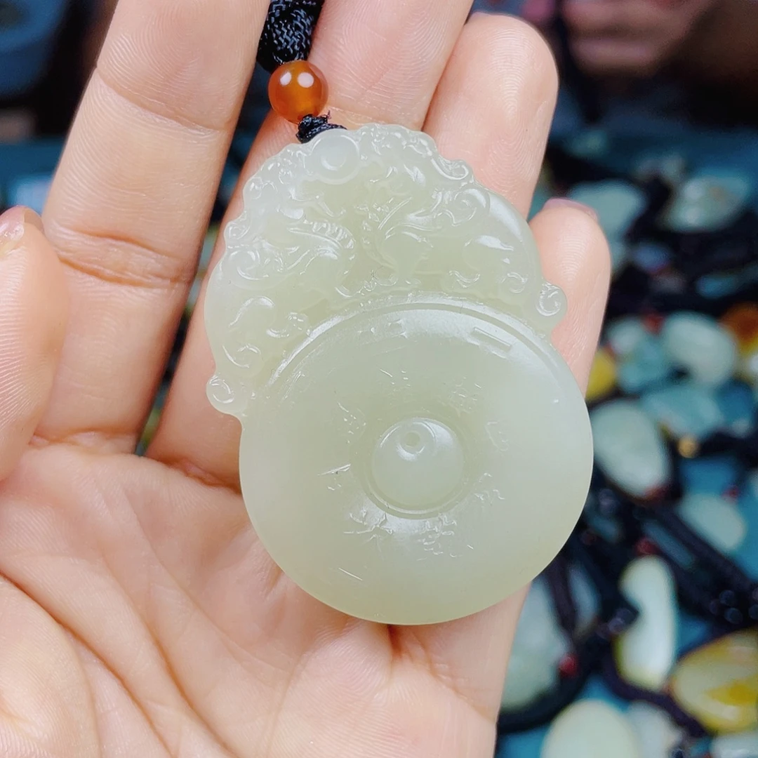 颈饰未镶嵌和田玉