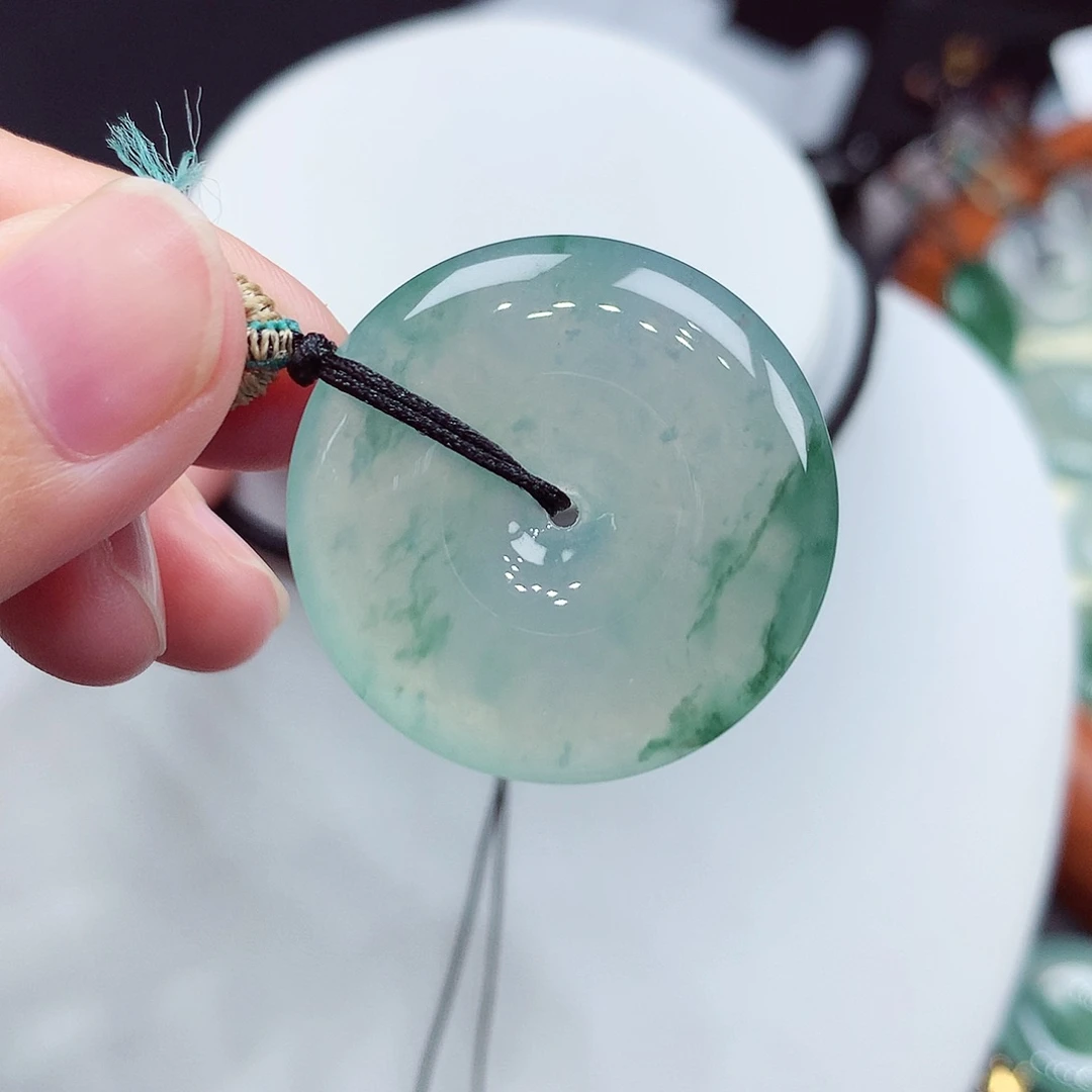 翡翠未镶嵌颈饰编号50，29.8/5.7