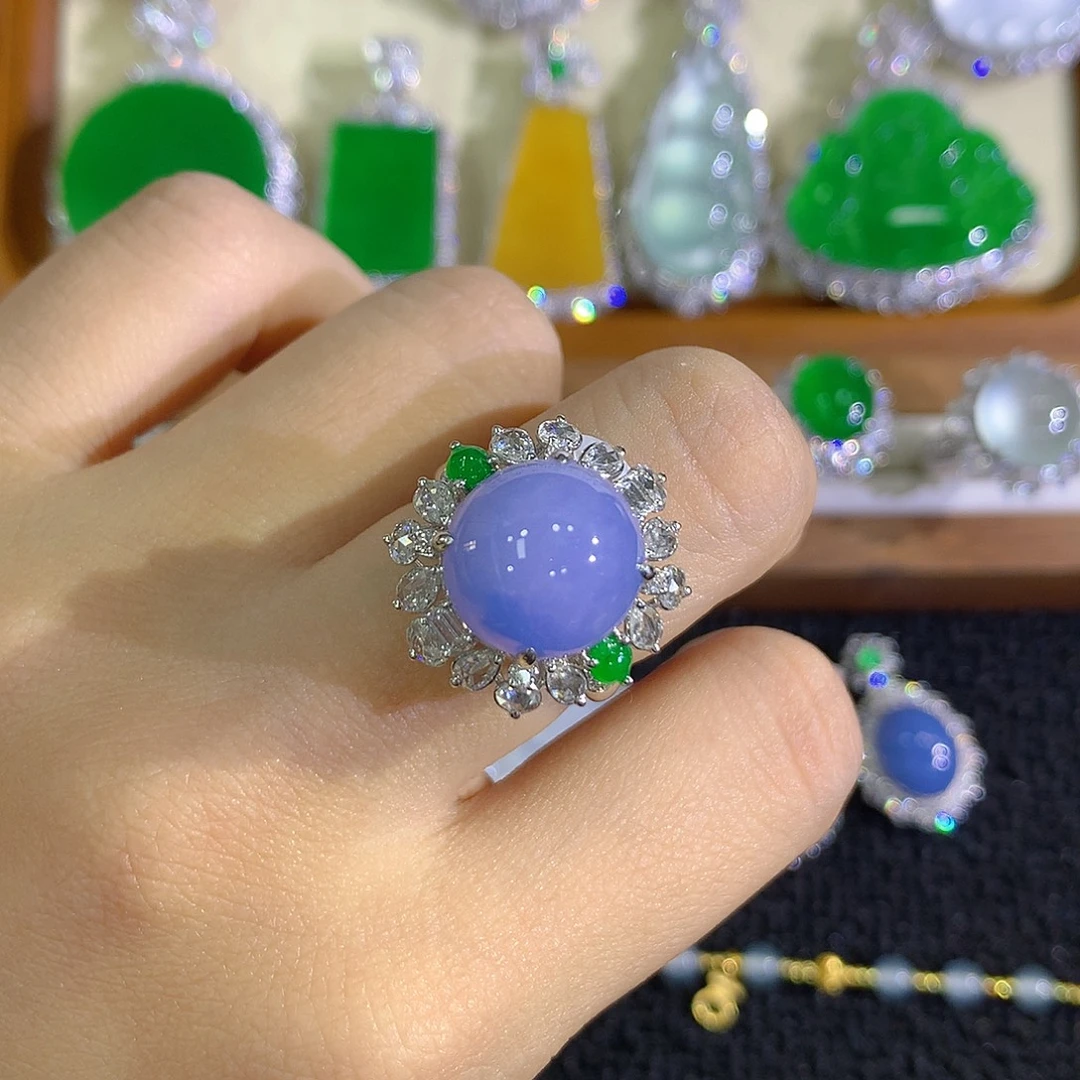 j***o翡翠18K金镶嵌戒指蛋面