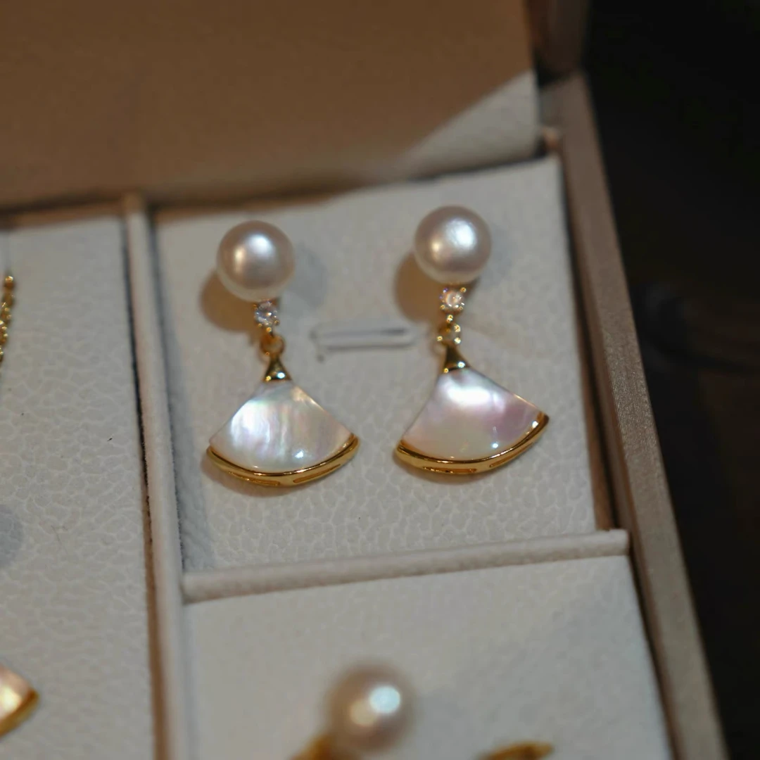 143天然淡水珍珠小裙子扇形耳钉 轻奢气质高级感耳环