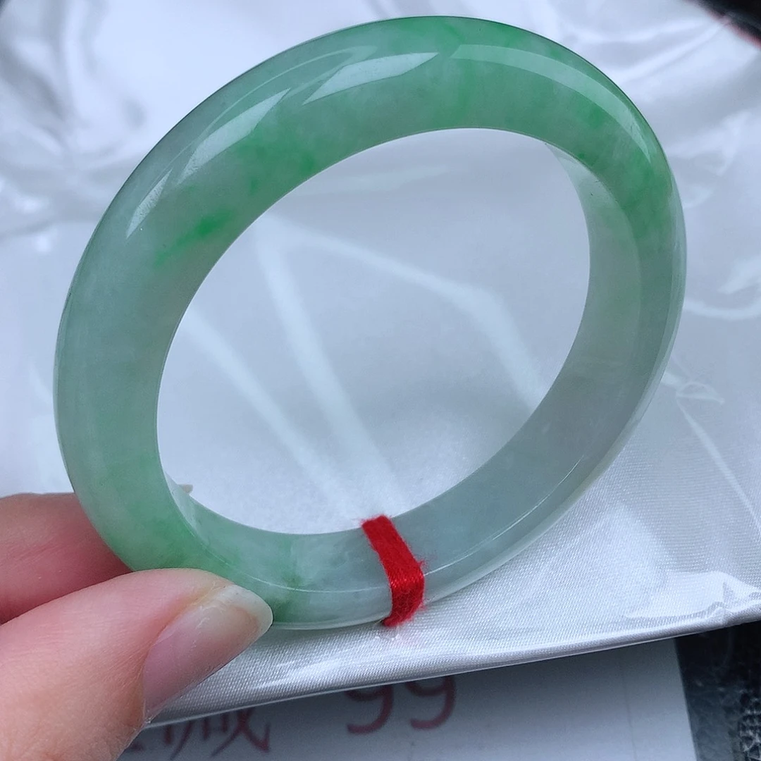 翡翠手镯未镶嵌天然