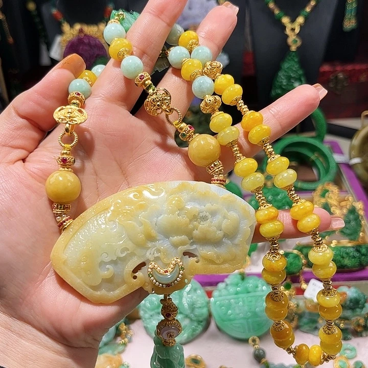 【闪购商品】翡翠吊坠(赠链)未镶嵌翡翠