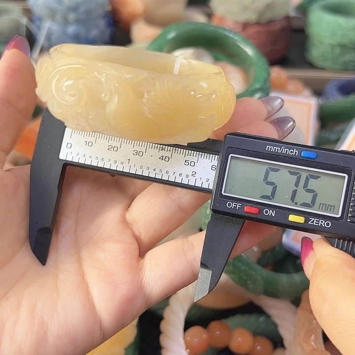未镶嵌手镯石英质玉
