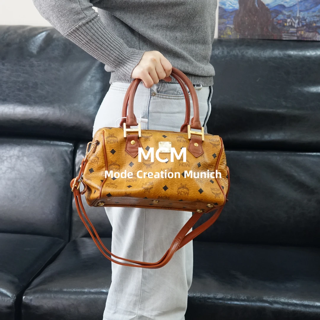 95新 MCM 干邑色枕头包/JJ12628745/8745