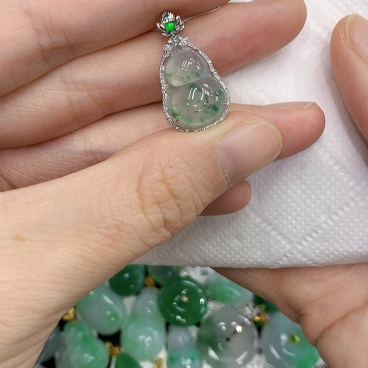 颈饰18K金镶嵌翡翠123445677888