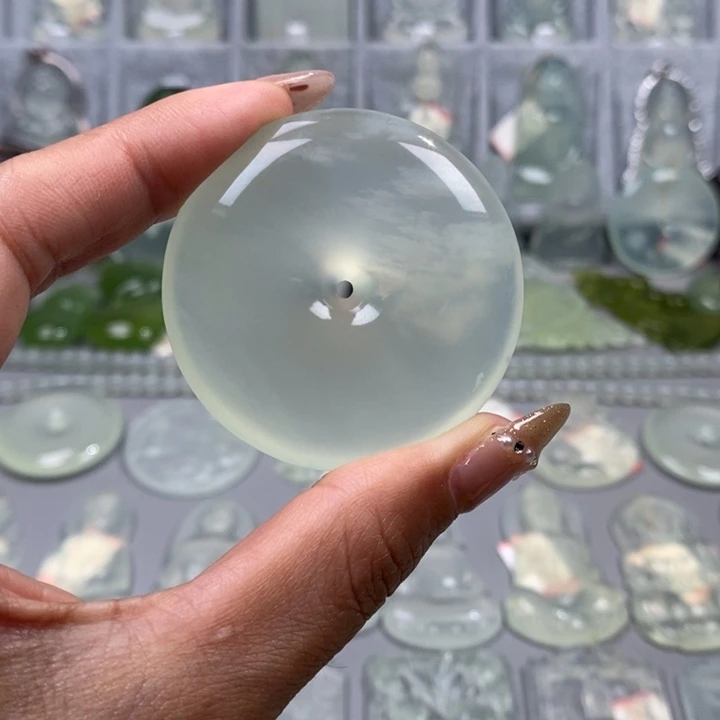 蛇纹石玉颈饰未镶嵌禾*