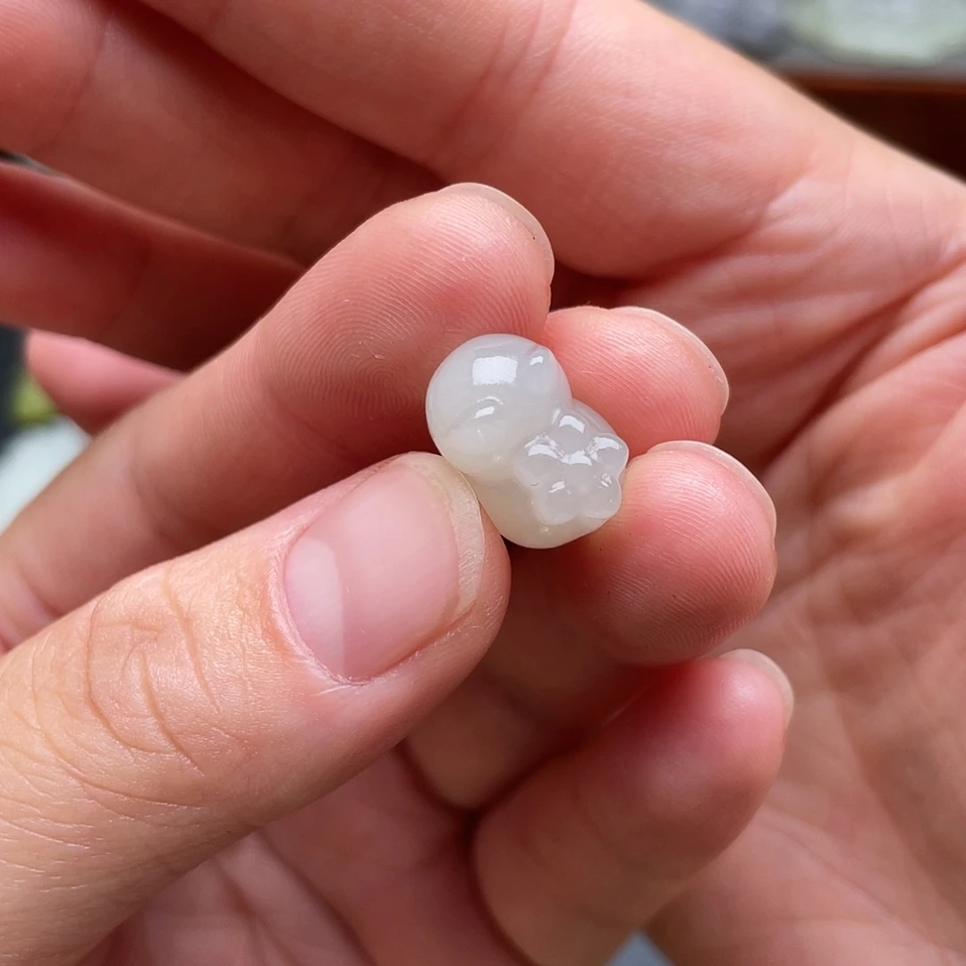 柠****颈饰未镶嵌和田玉猫咪配饰