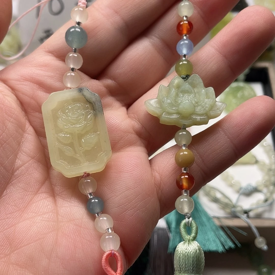 蛇纹石玉未镶嵌颈饰