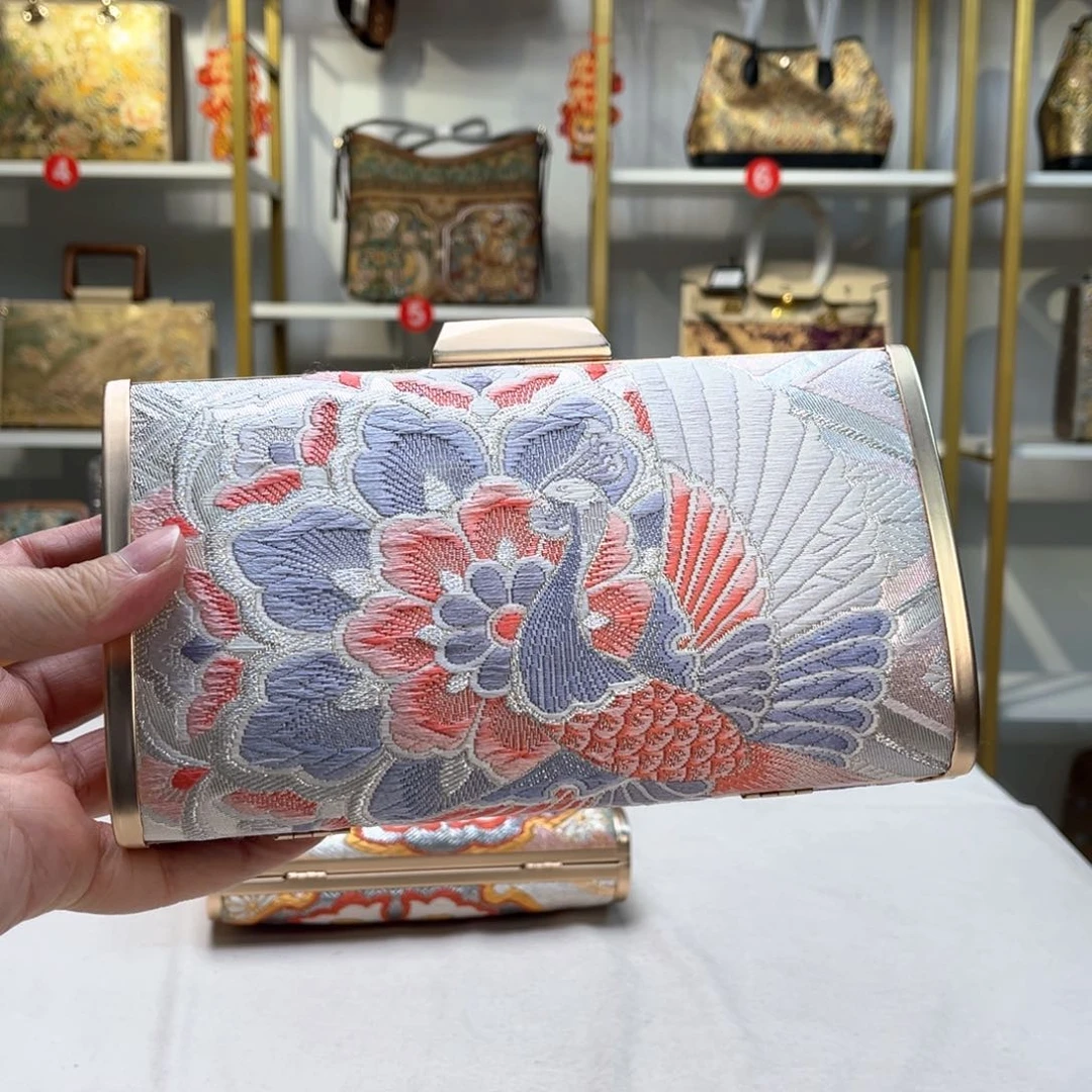 织绣月**雯直播间浮力大漏