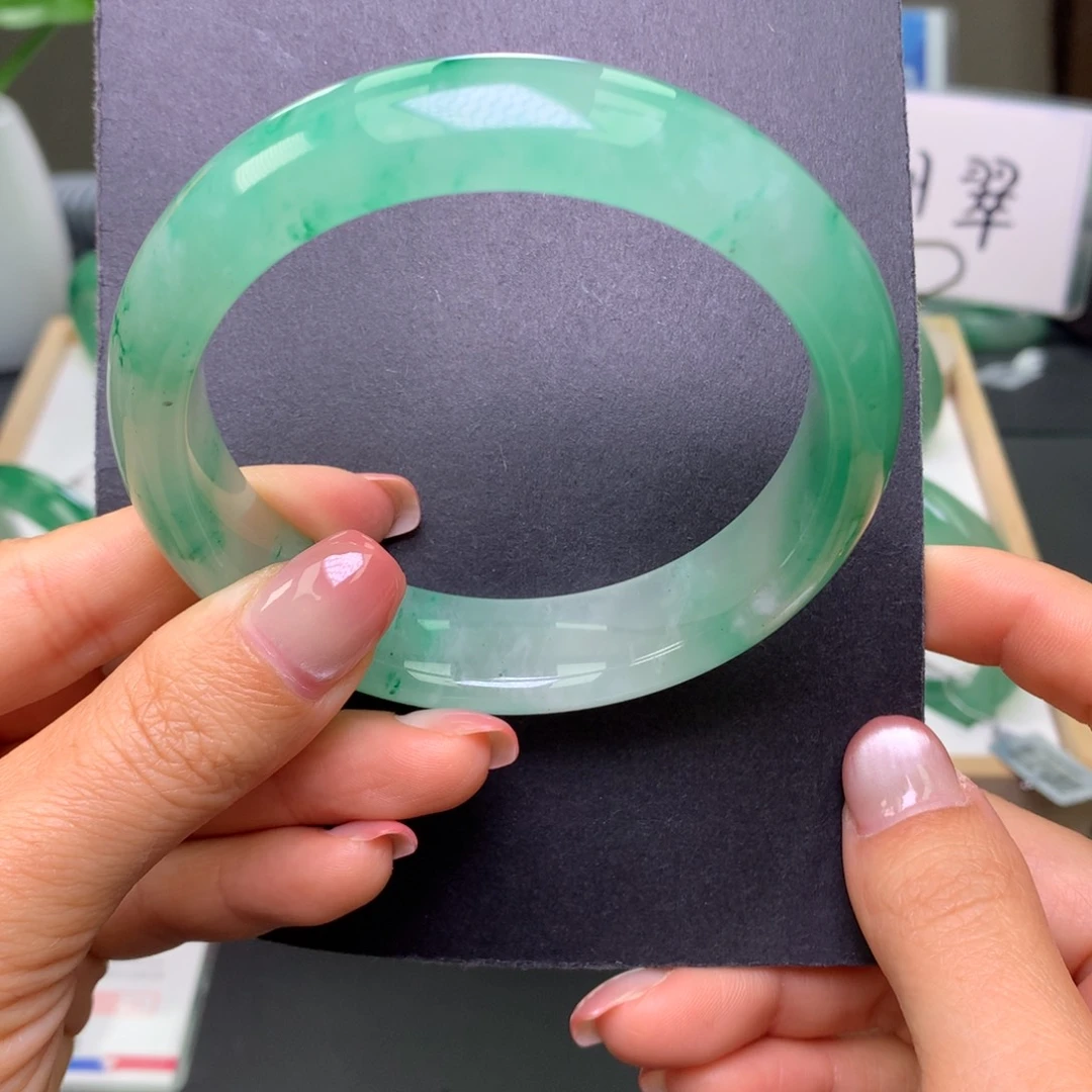 石英质玉（非洲翠）未镶嵌手镯6566宽轮胎飘花