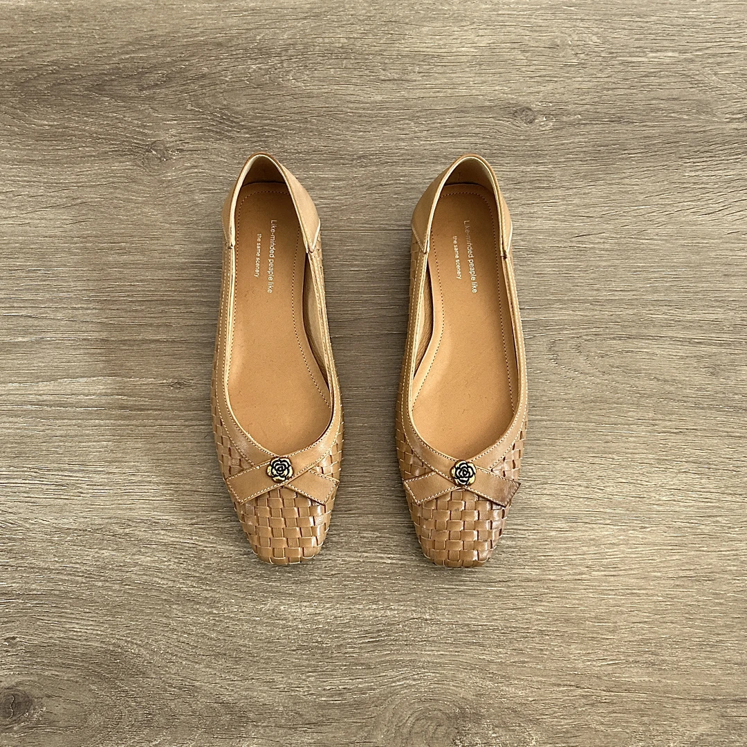 Dannyfrey复古文艺百搭浅口矮跟时尚气质软底粗跟奶奶鞋编织单鞋