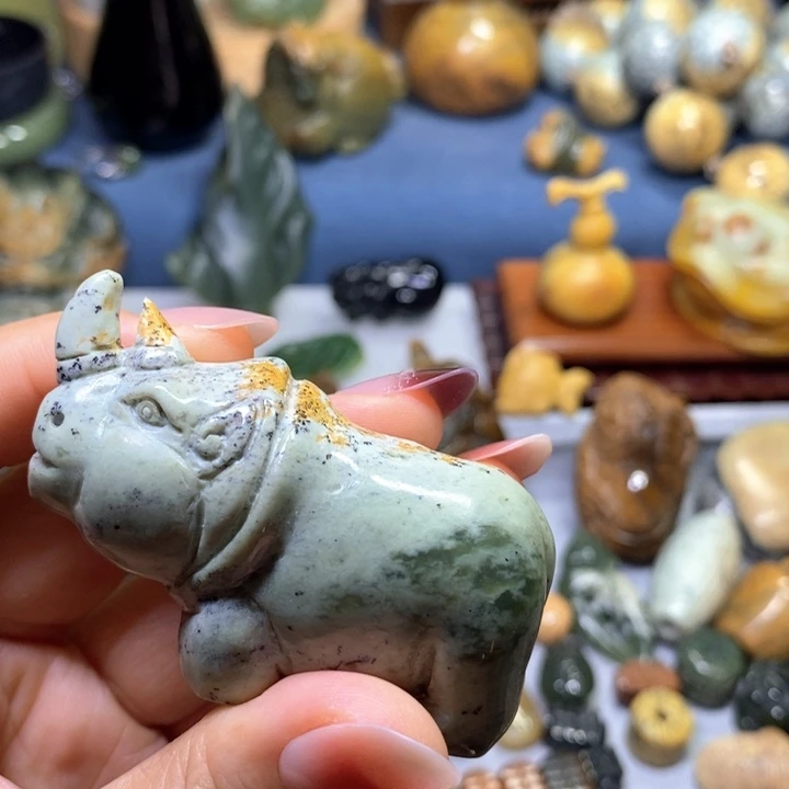 岫岩河磨玉（透闪石质玉）未镶嵌把件