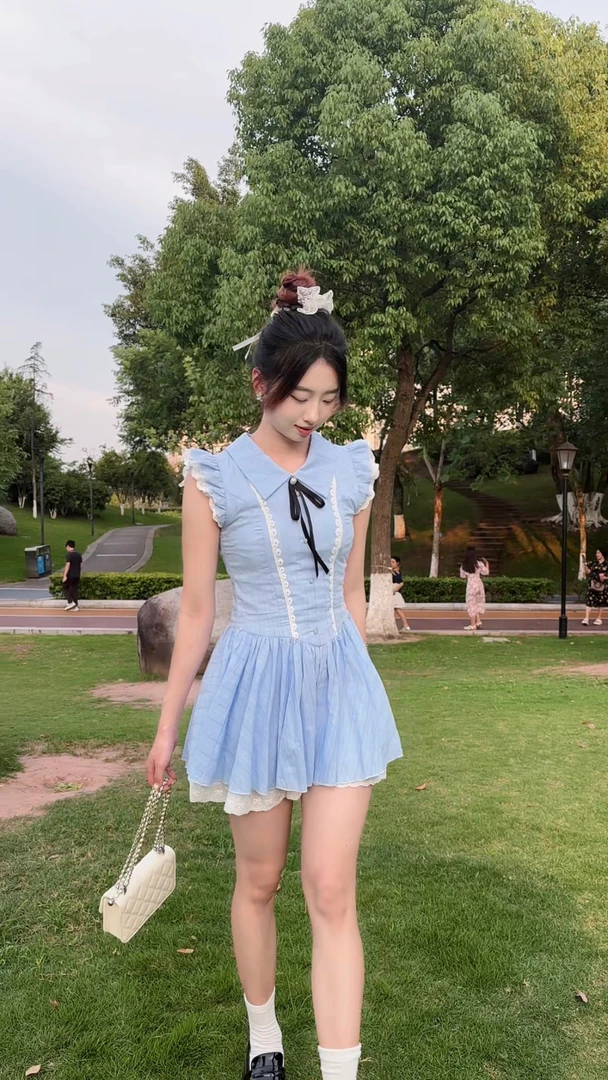 法式温柔风连衣裙女夏天高级感polo领收腰设计感蓬蓬裙