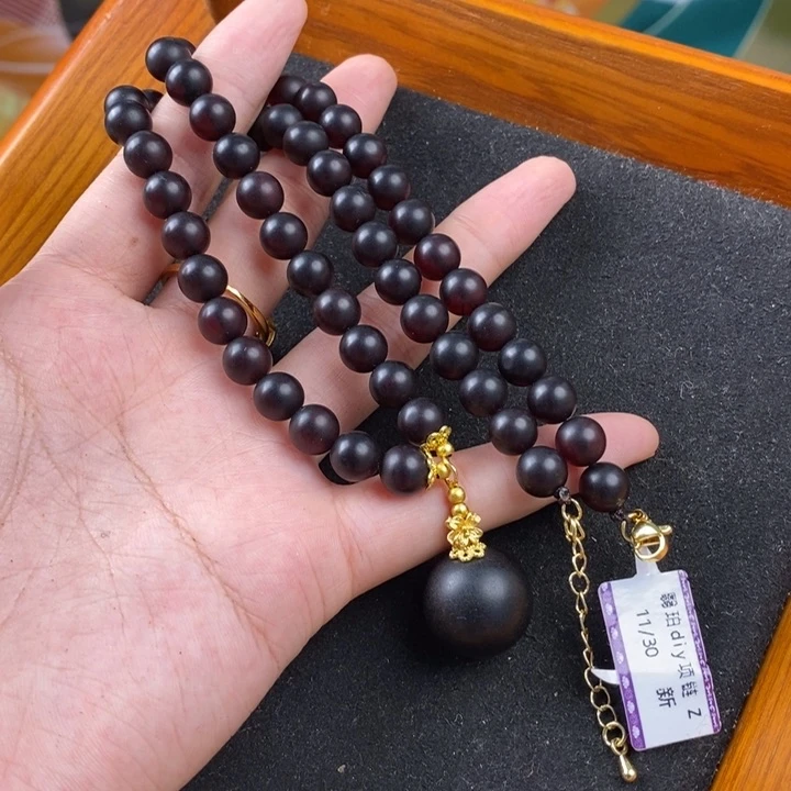 未镶嵌琥珀珠宝奇石