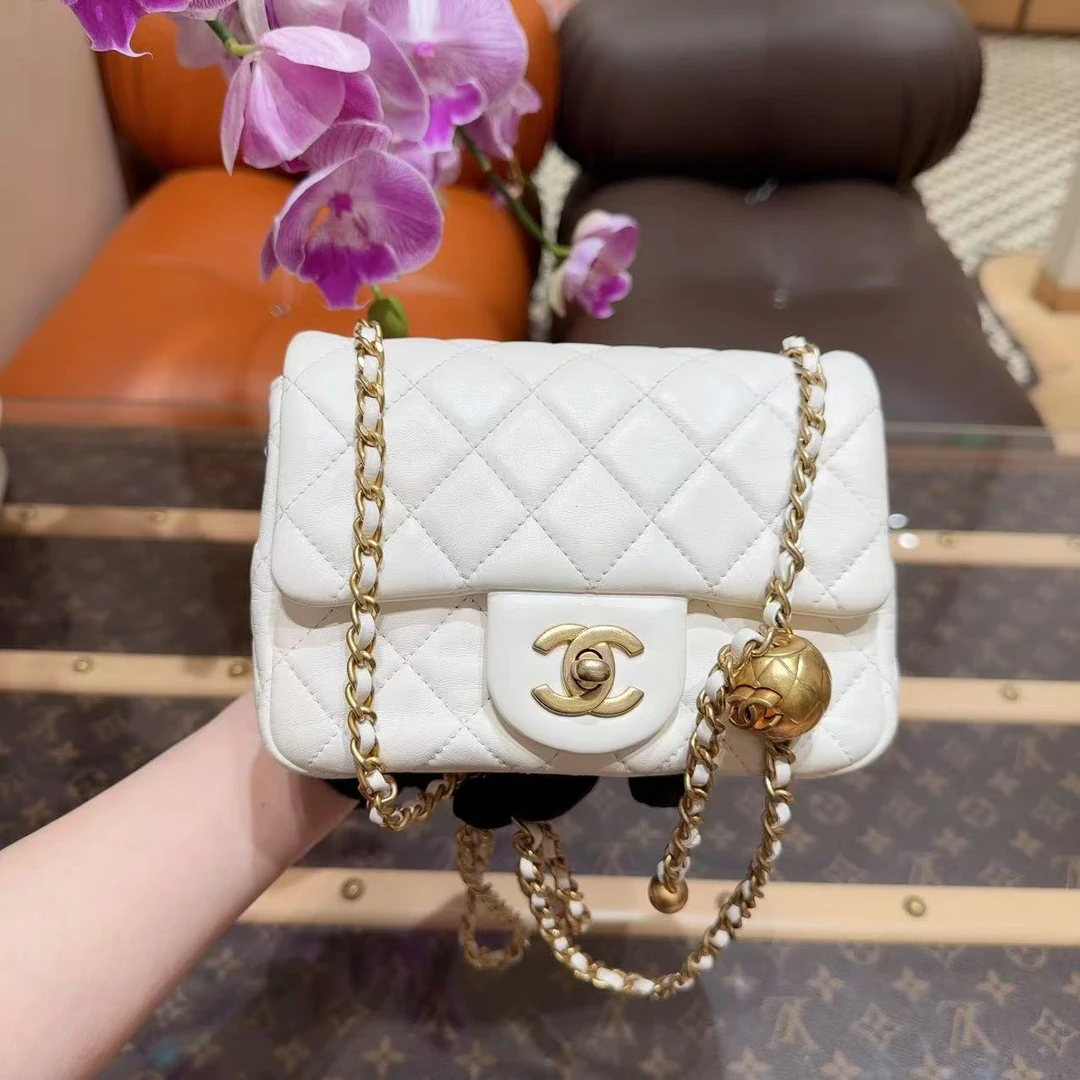 99新 Chanel/香奈儿 金球方胖子 白色金扣 单肩斜挎包 30开