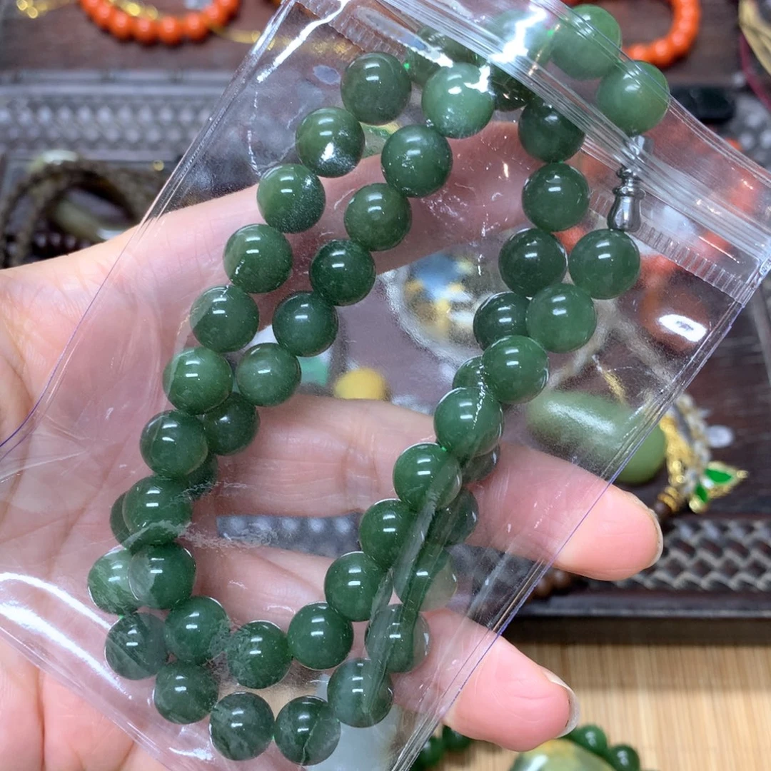 用***8和田玉（碧玉）未镶嵌颈饰