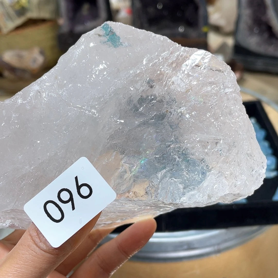 水晶摆件……未镶嵌