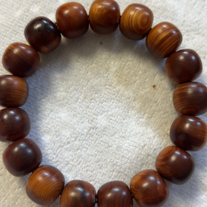 崖柏13 14 mm老型珠微瑕不支持退换货