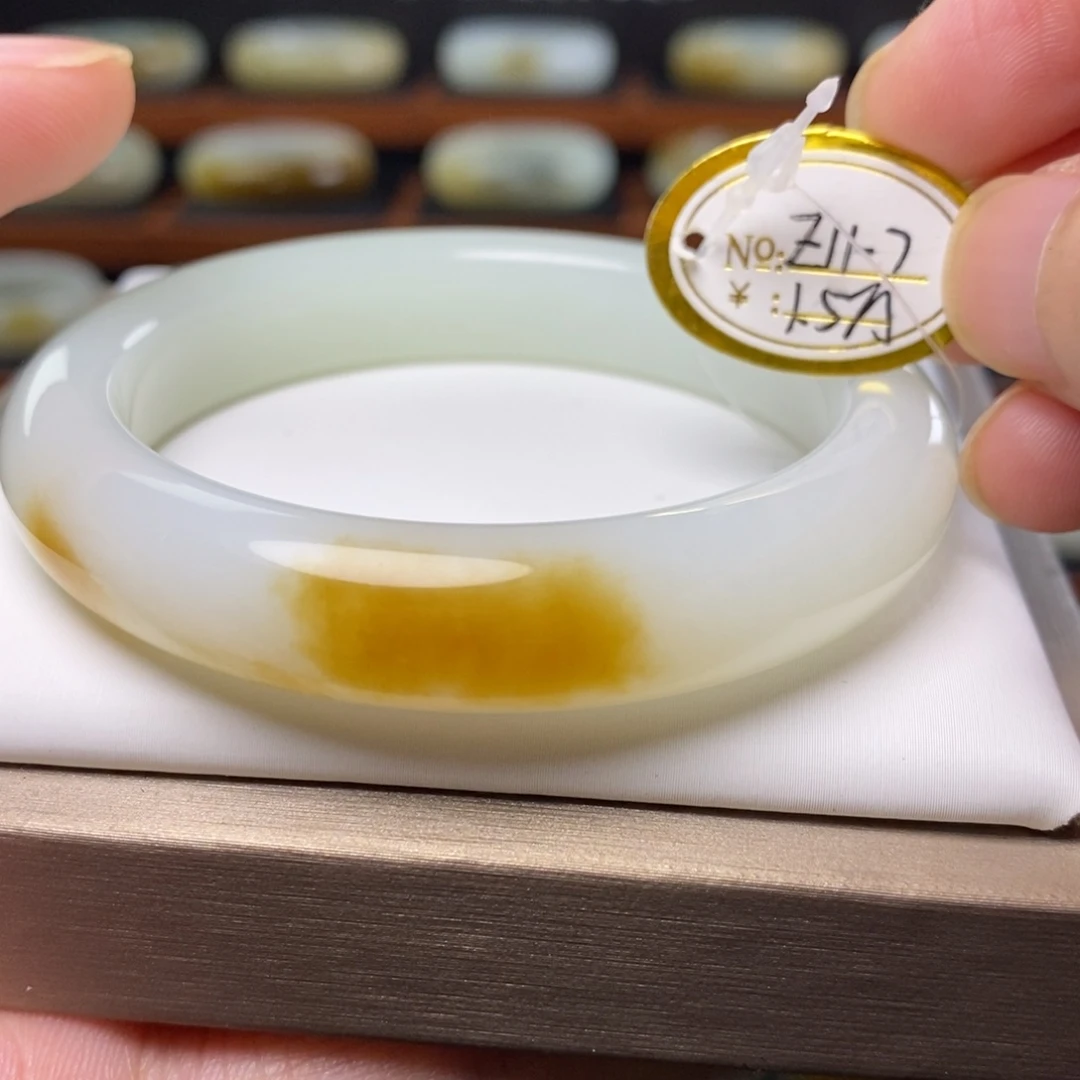 和田玉（糖玉）未镶嵌手镯