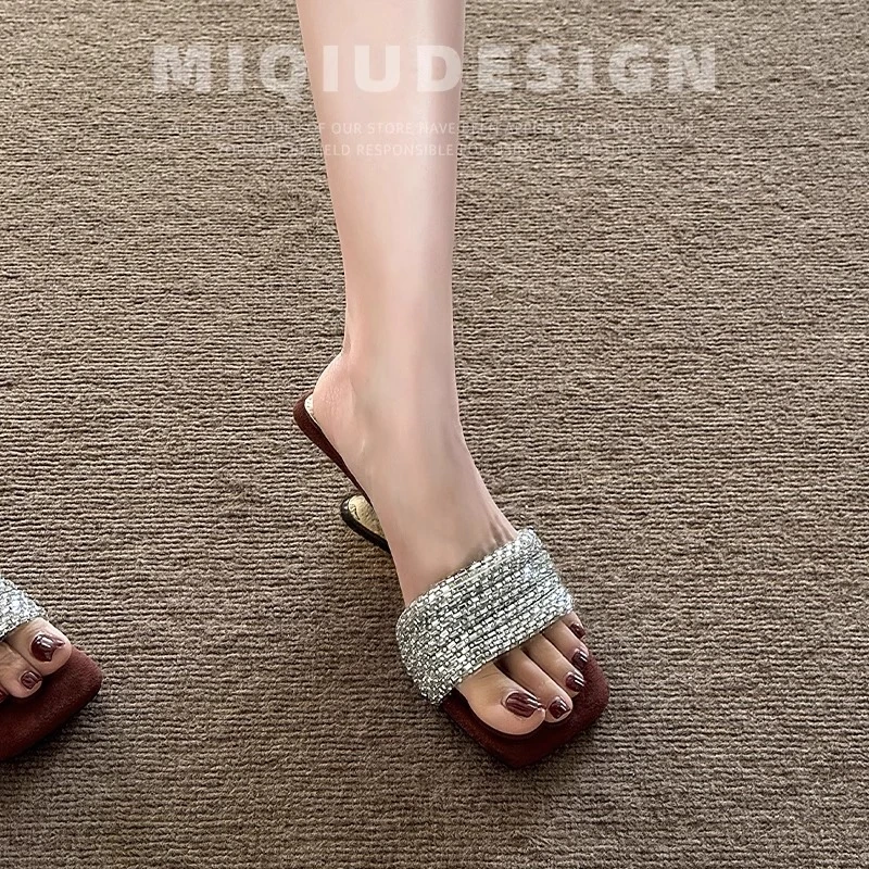 水钻一字带凉鞋女夏季外穿2025年新款超火绝美绒面气质坡跟凉拖鞋