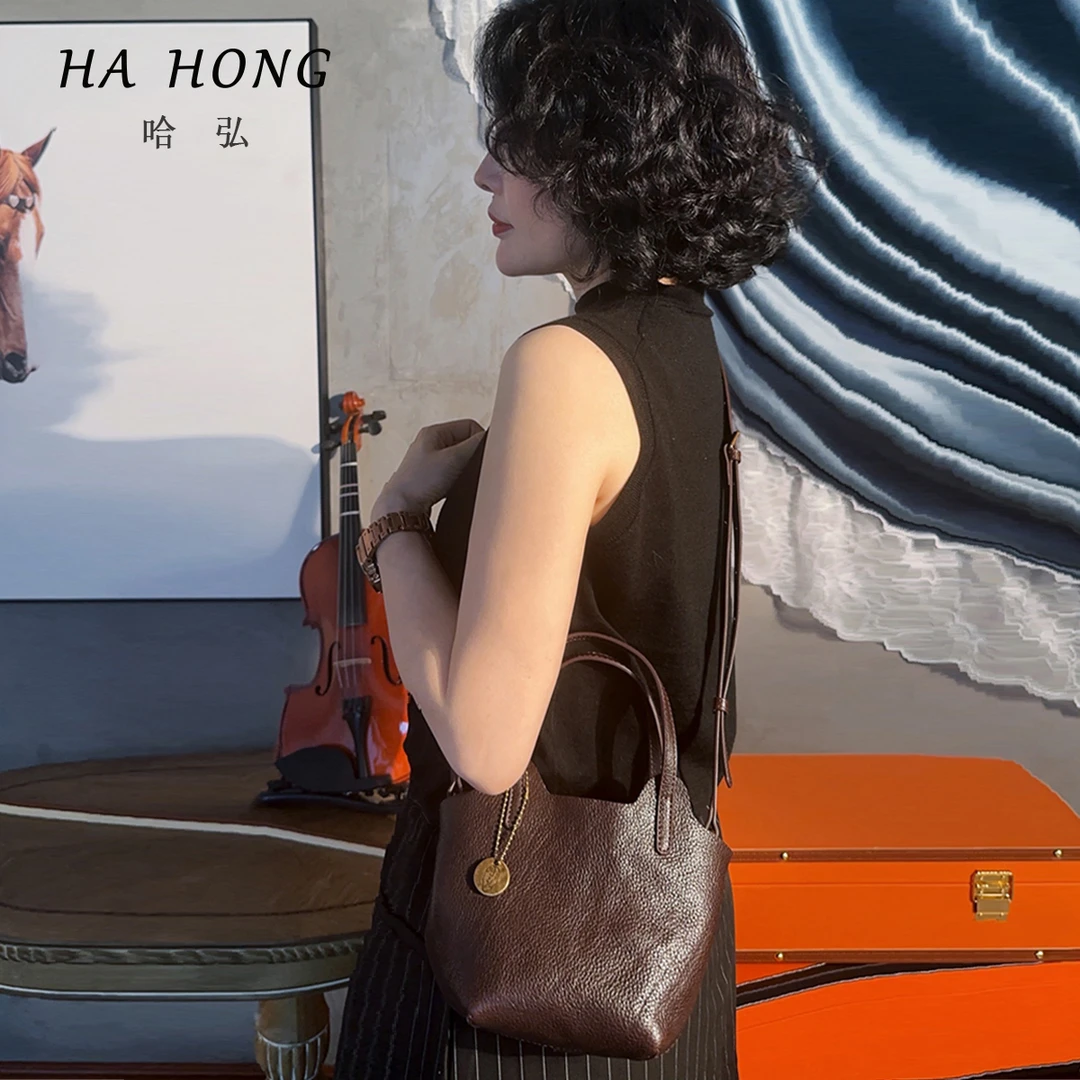 哈弘春夏新款斜挎小包头层牛皮小菜蓝子高级复古真皮包小众单肩包