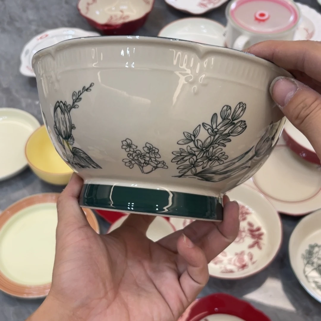 陶瓷微瑕餐具介意勿拍，满18飞！