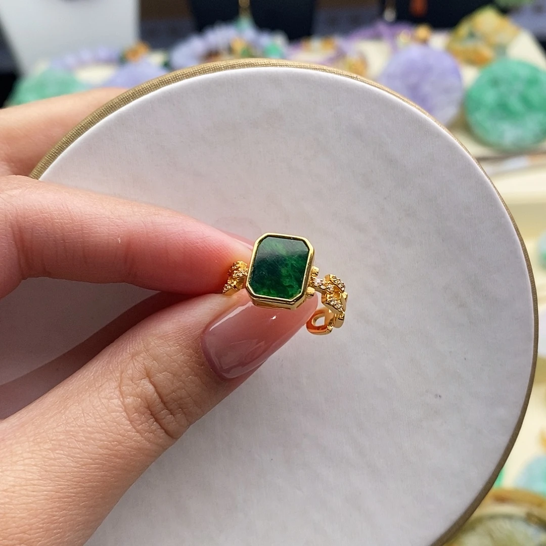 翡翠未镶嵌戒指戒指