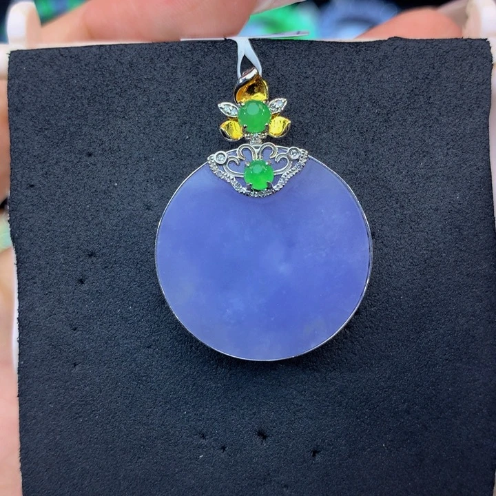 翡翠18K金镶嵌颈饰翡翠