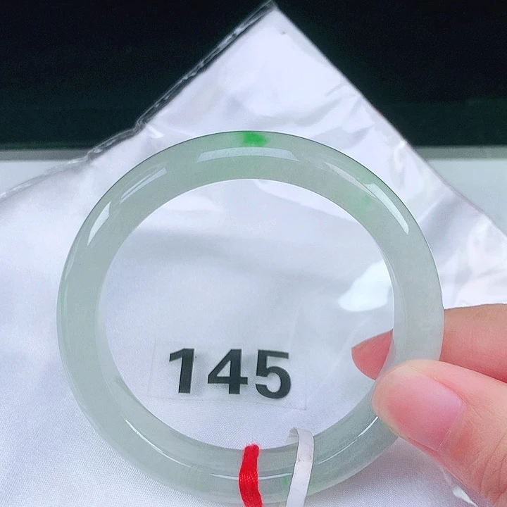 翡翠未镶嵌手镯（圆镯）翡翠手镯