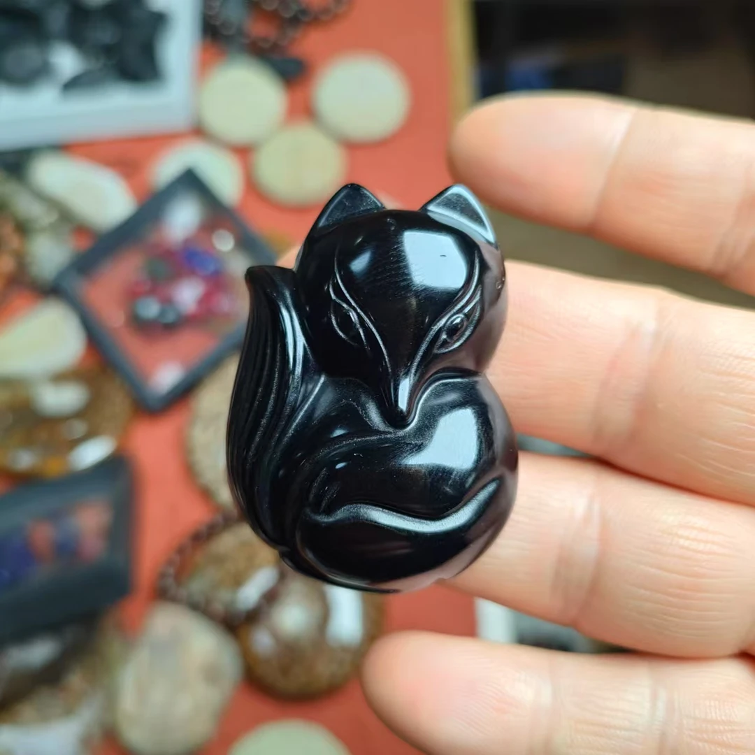 雷公狐狸有孔带绳玻璃珠