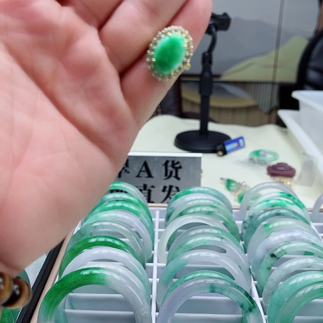 翡翠吊坠(赠链)银S925镶嵌