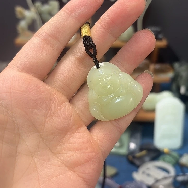 石英质玉未镶嵌颈饰