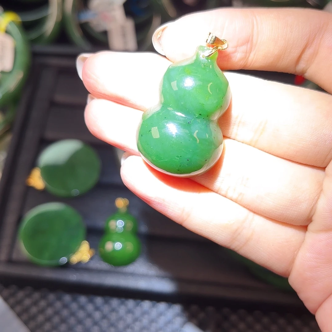和田玉银S925镶嵌颈饰碧玉葫芦