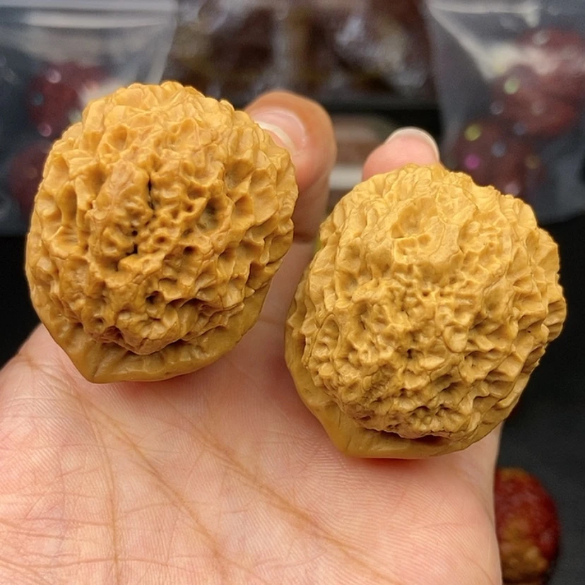 【闪购商品】把件文玩核桃40尺铁狮子球