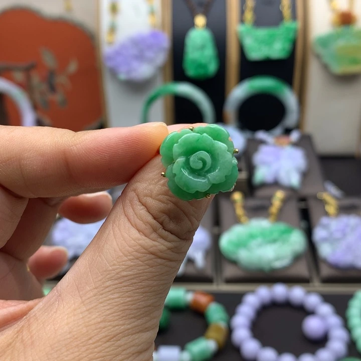 翡翠未镶嵌吊坠(不含链)翡翠戒指