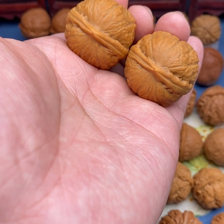 文玩核桃把件小石头