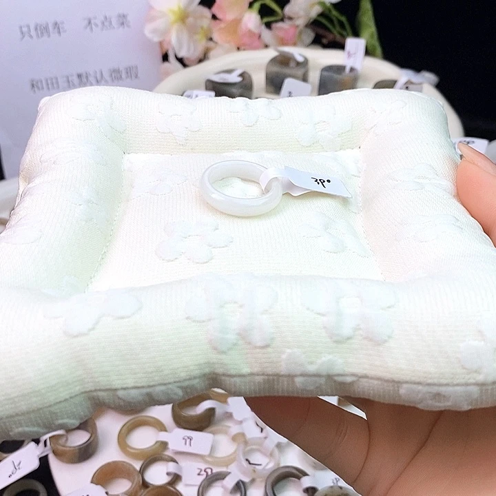 和田玉（糖玉）未镶嵌戒指W3俄白泥鳅背内径18.4