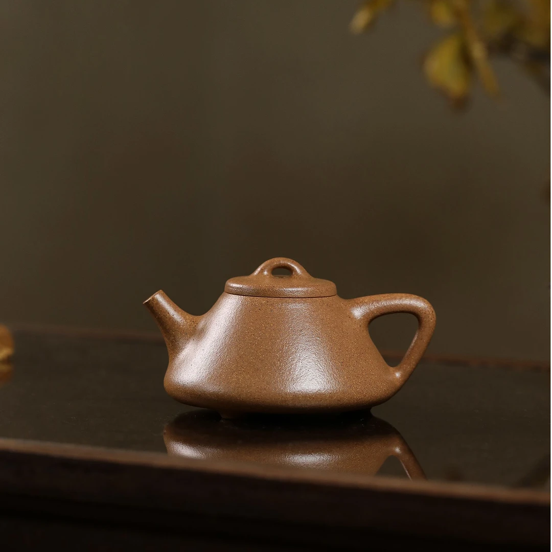 紫砂臻品小容量牛盖天青《子冶石瓢》——尹文杰玉黄段220cc