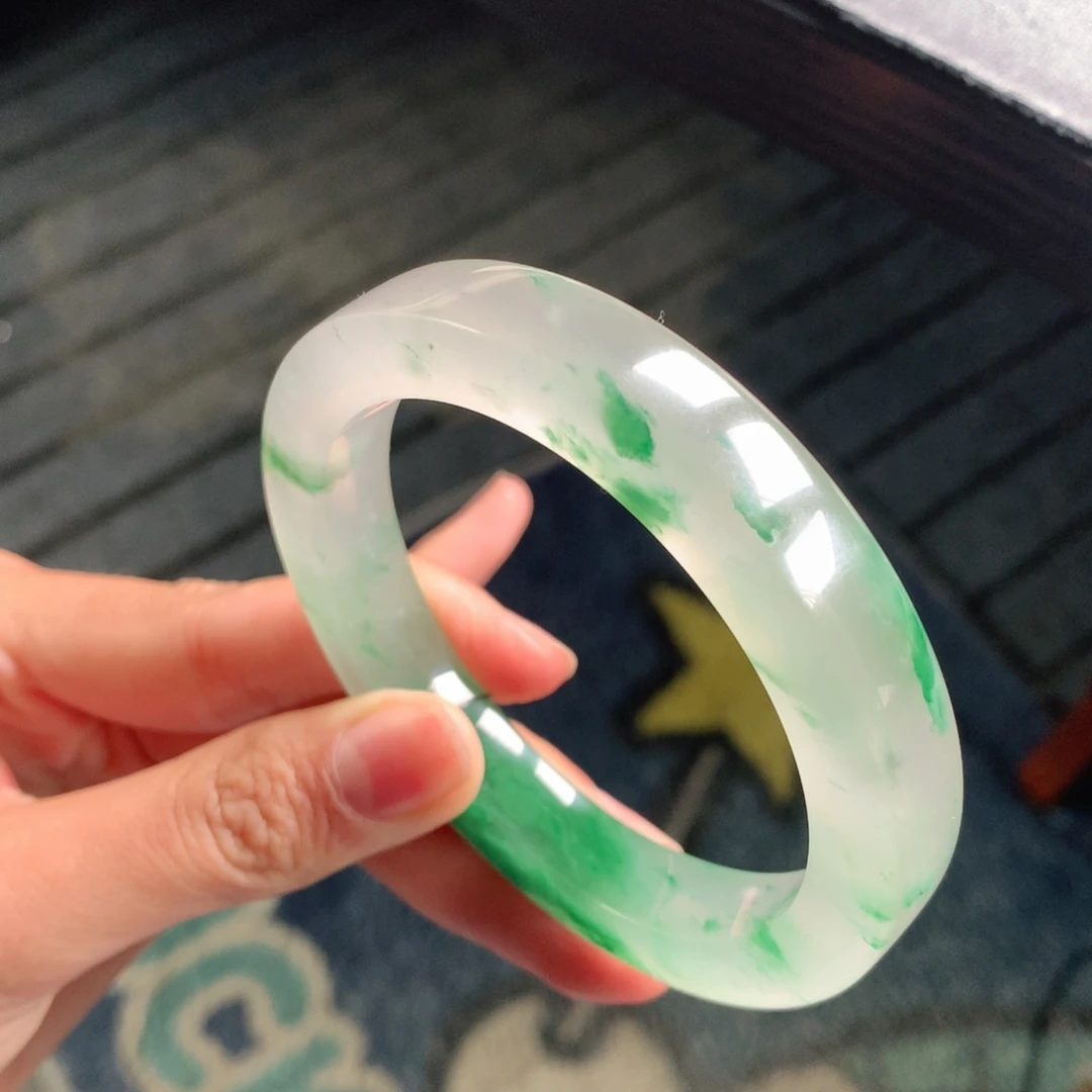 石英质玉未镶嵌手镯