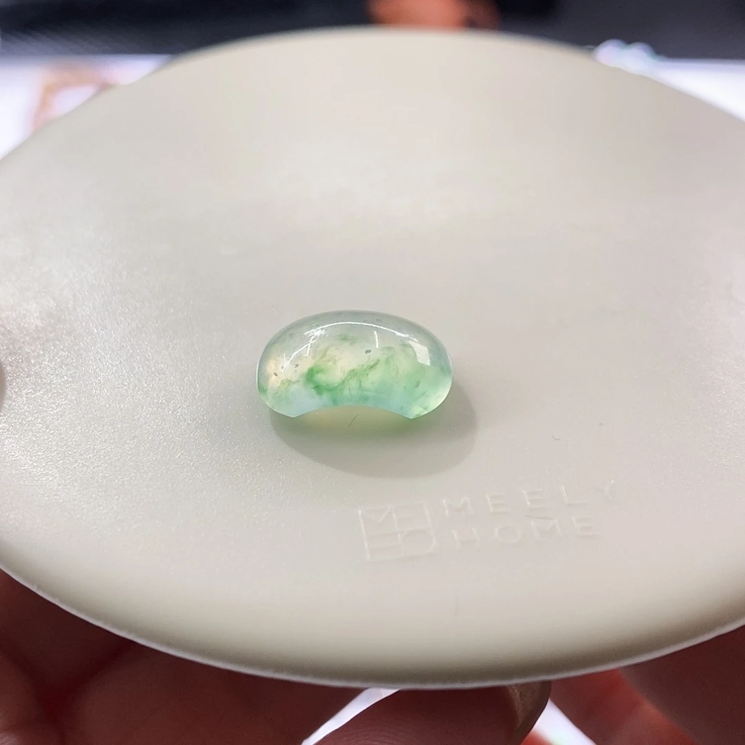 颈饰未镶嵌翡翠马鞍戒面