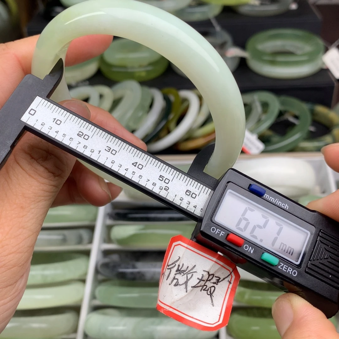 蛇纹石玉未镶嵌手镯719