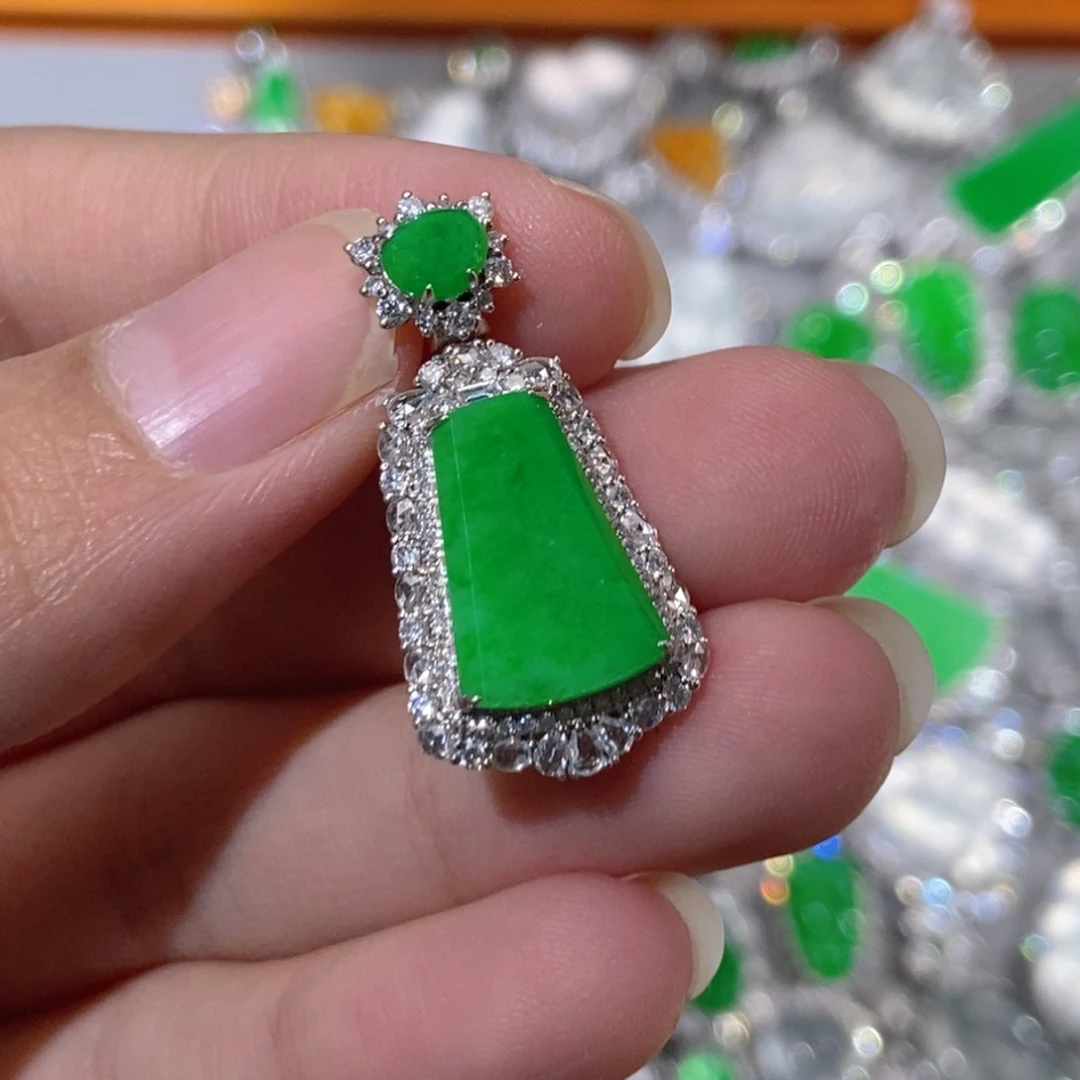 翡翠18K金镶嵌颈饰天然缅甸A货翡翠