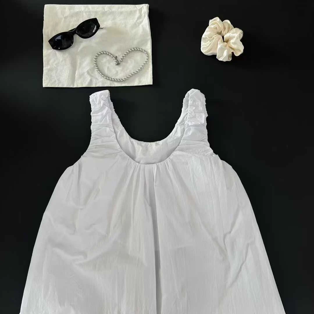 【仅支持48小时内退换货】在韩～设计感泡泡背心