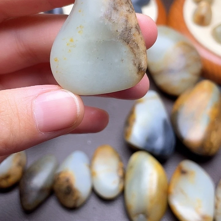 和田玉未镶嵌颈饰11