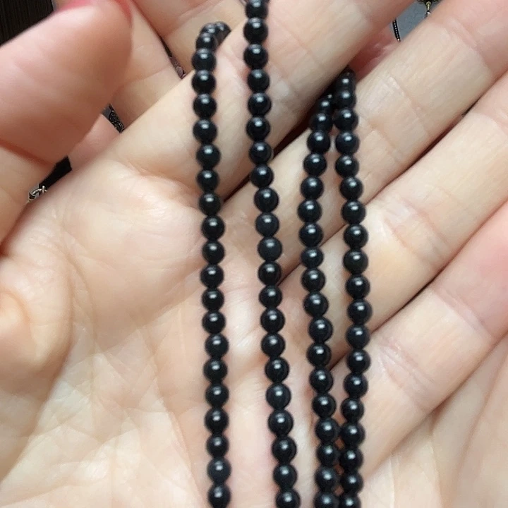 潇***泽和田玉（墨玉）未镶嵌颈饰卡4小米珠链