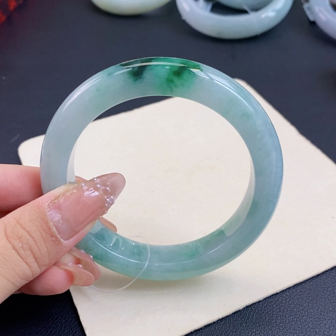 未镶嵌手镯翡翠56辣色白底青